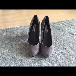 Steve Madden Suede Pumps