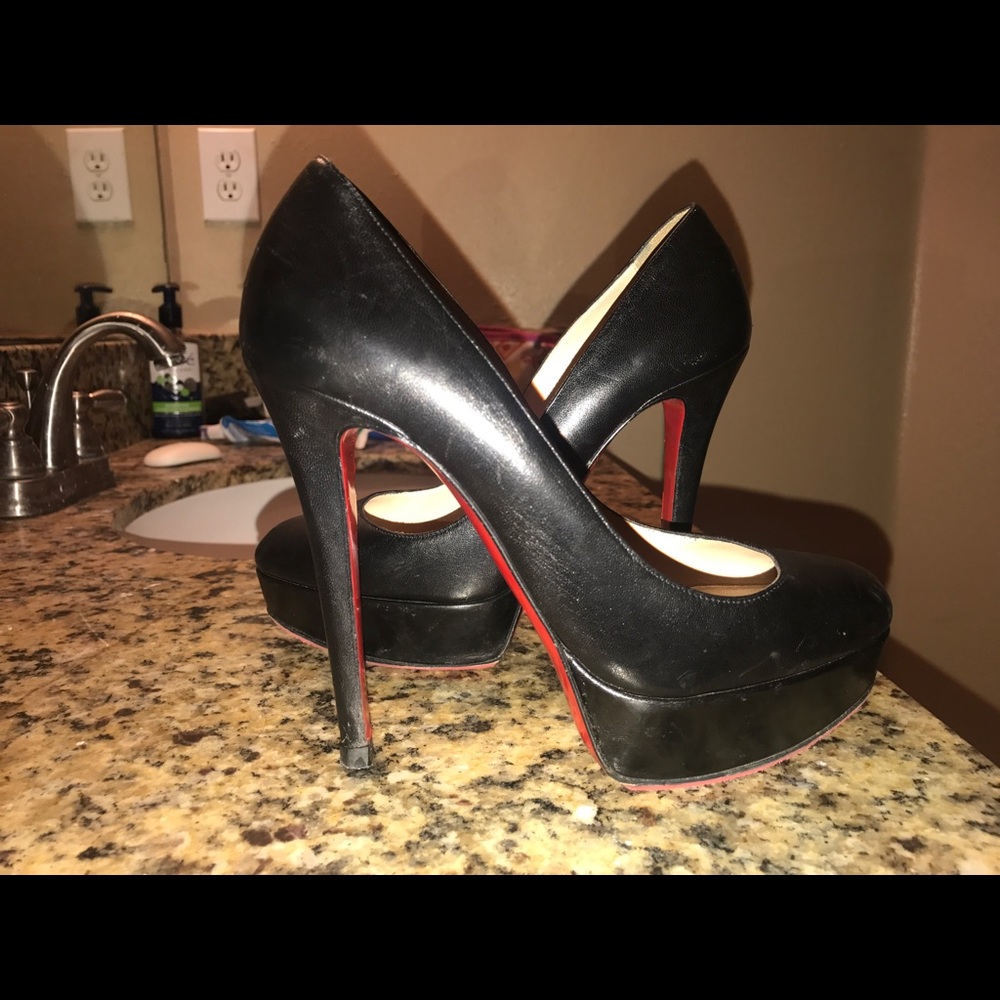 🚨SOLD🚨Louboutin Bianca