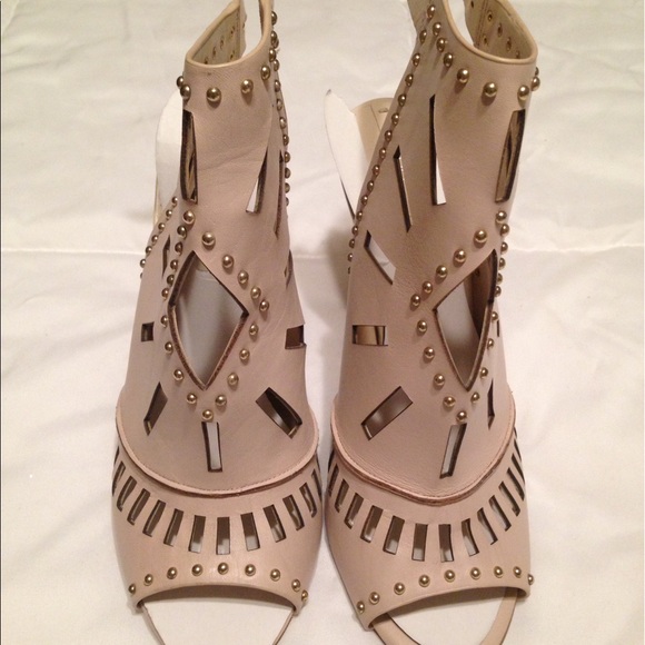 Aldo heels only worn to try on - Picture 2 of 4