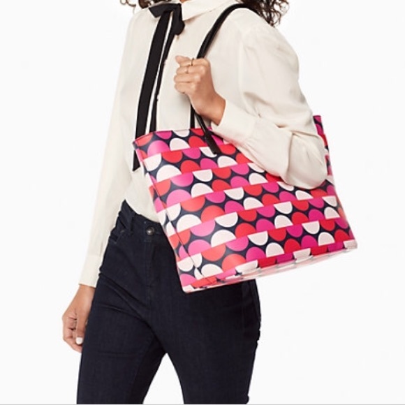 Kate Spade scalloped design Margareta tote NWT - Picture 2 of 7
