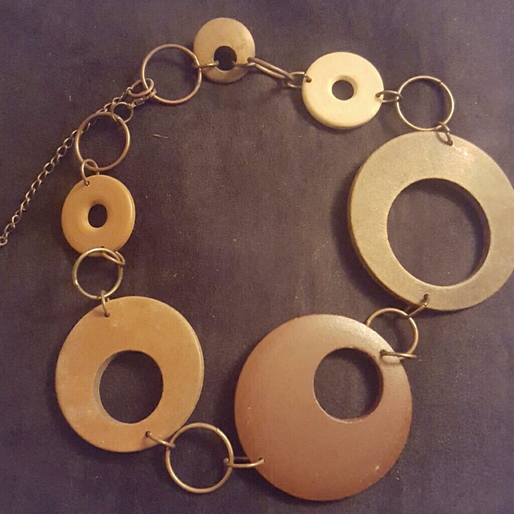Wooden Circle short Necklace