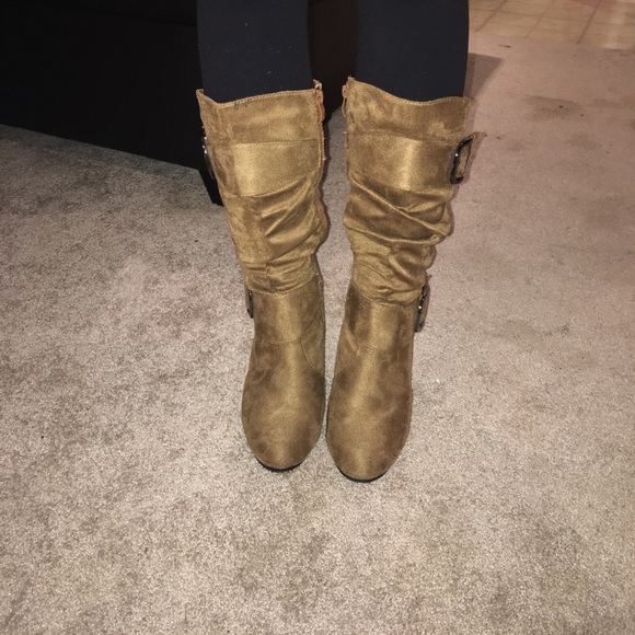 Suede brown boots - Picture 2 of 4