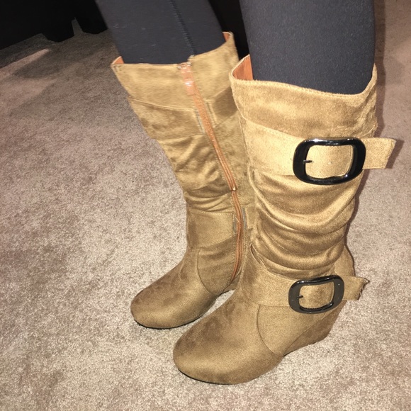 Suede brown boots - Picture 3 of 4