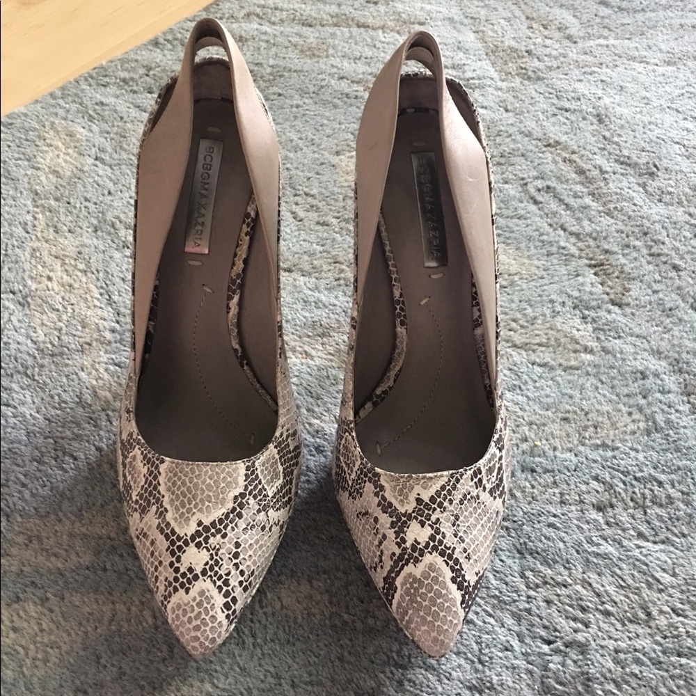 BCBG pre-owned snakeskin pumps