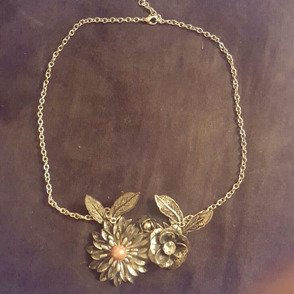 Sliver Flower Necklace