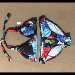 Daisy Fuentes Bikini, New, Top sz 6, bottom sz 8.
