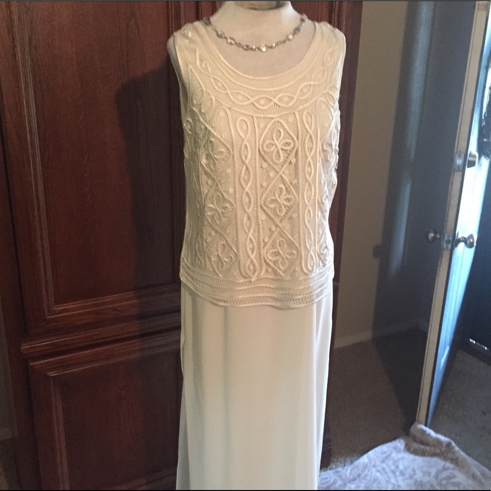 Vintage R & M Richards ivory laced evening gown