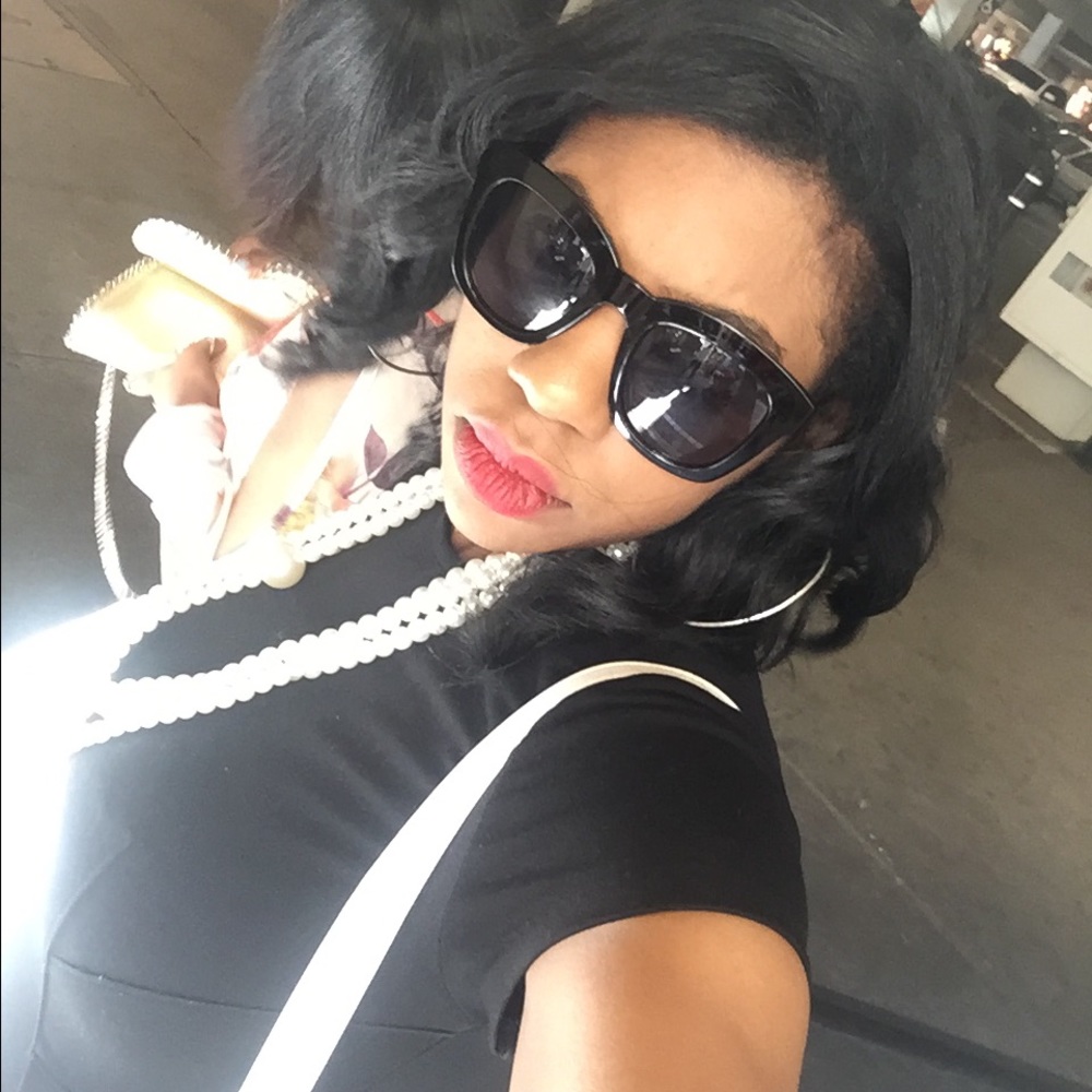 Meet your Posher, Larionne