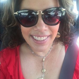 Meet your Posher, Maria