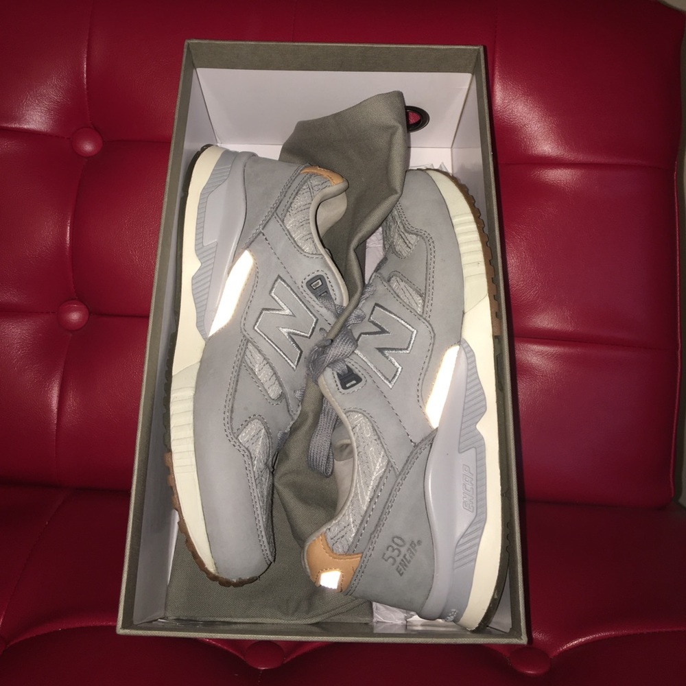 Grey New Balance 530's