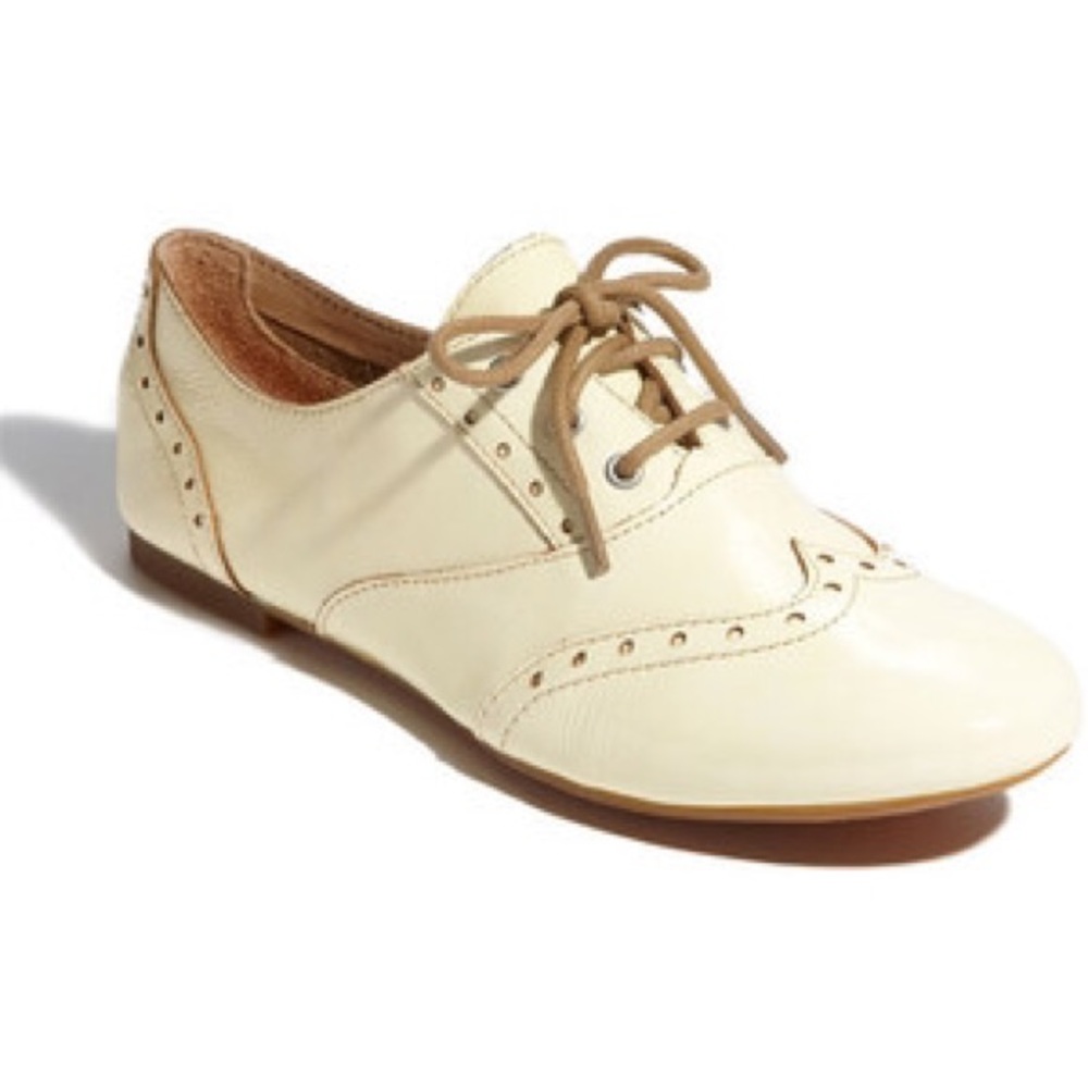 Born patent leather oxfords size 40 fits like US 9