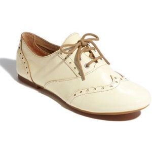 Born patent leather oxfords size 40 fits like US 9