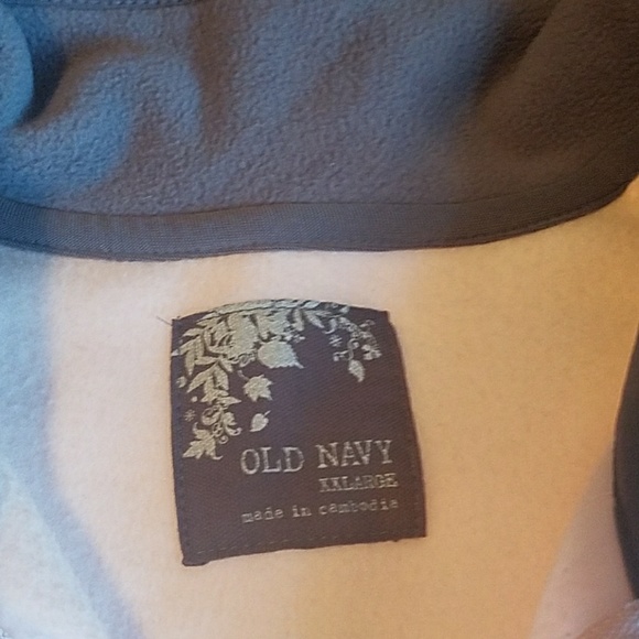 Pullover - Picture 2 of 2