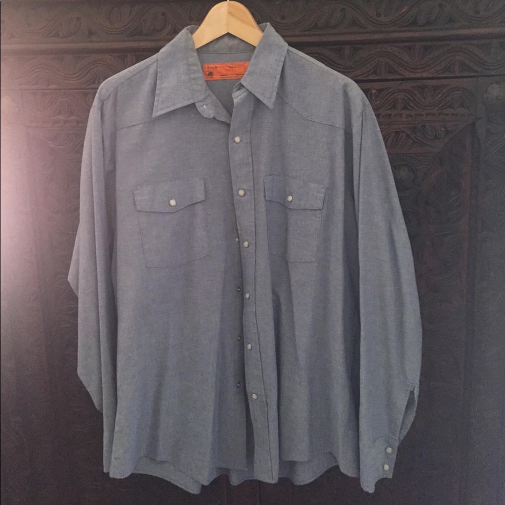 Men's Long sleeve shirt with back stitching