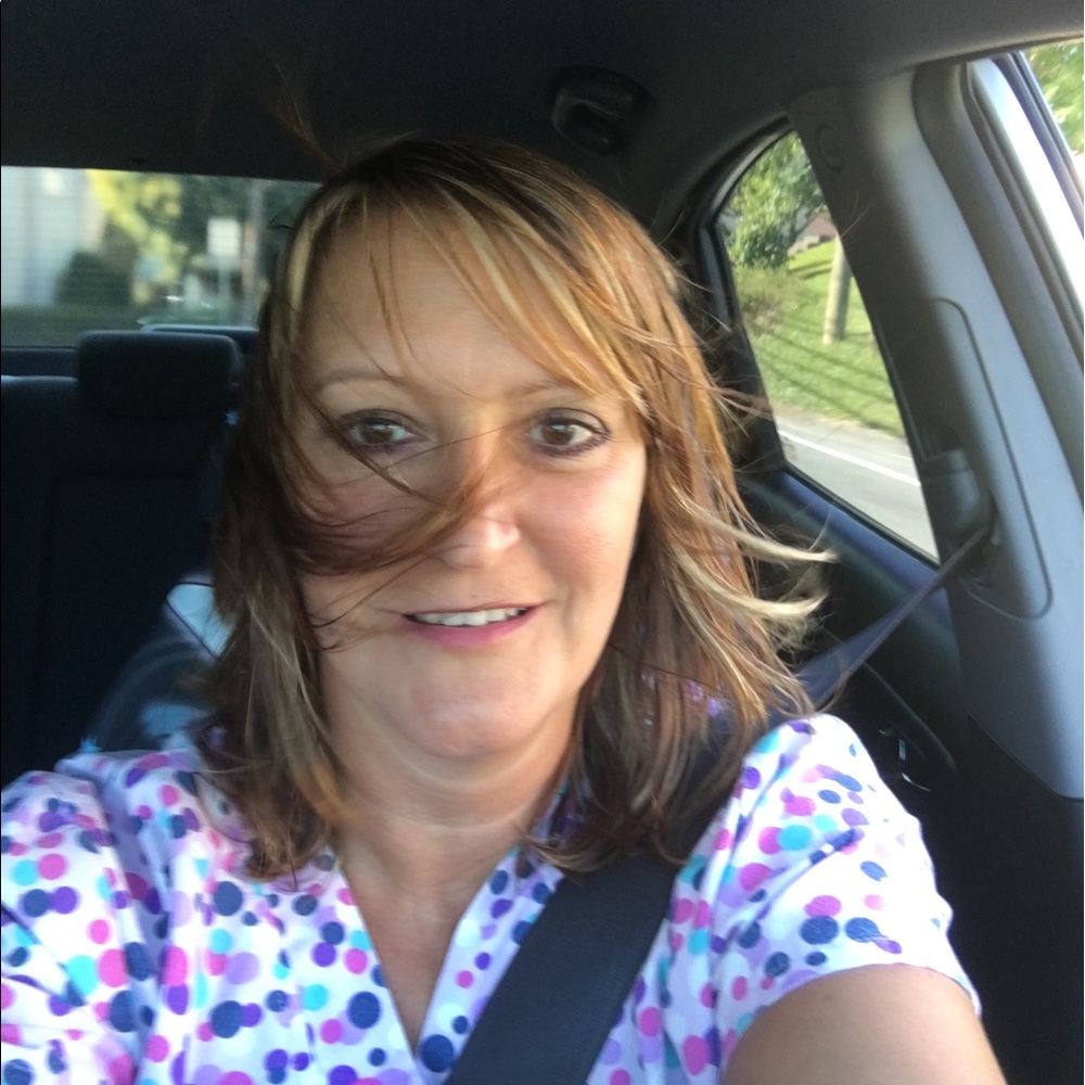Meet your Posher, Connie
