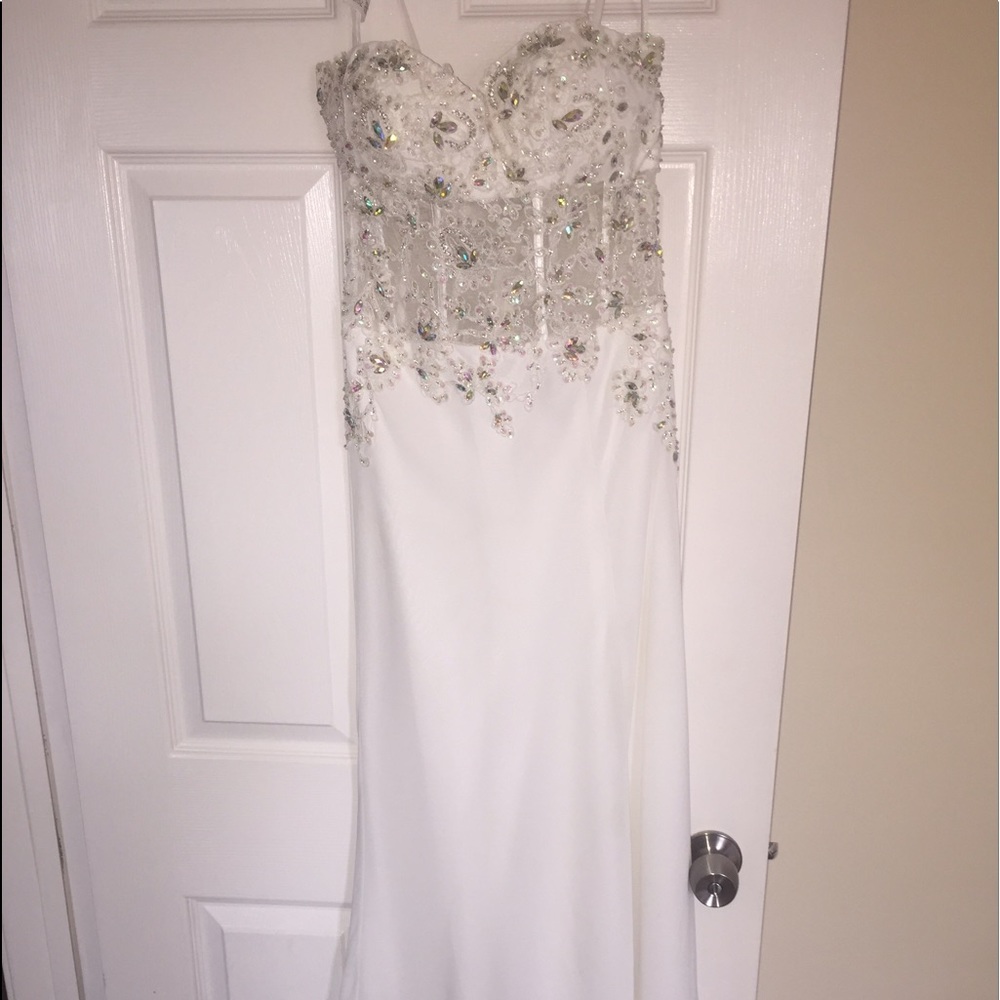 White PROM or MAXI DRESS / GOWN