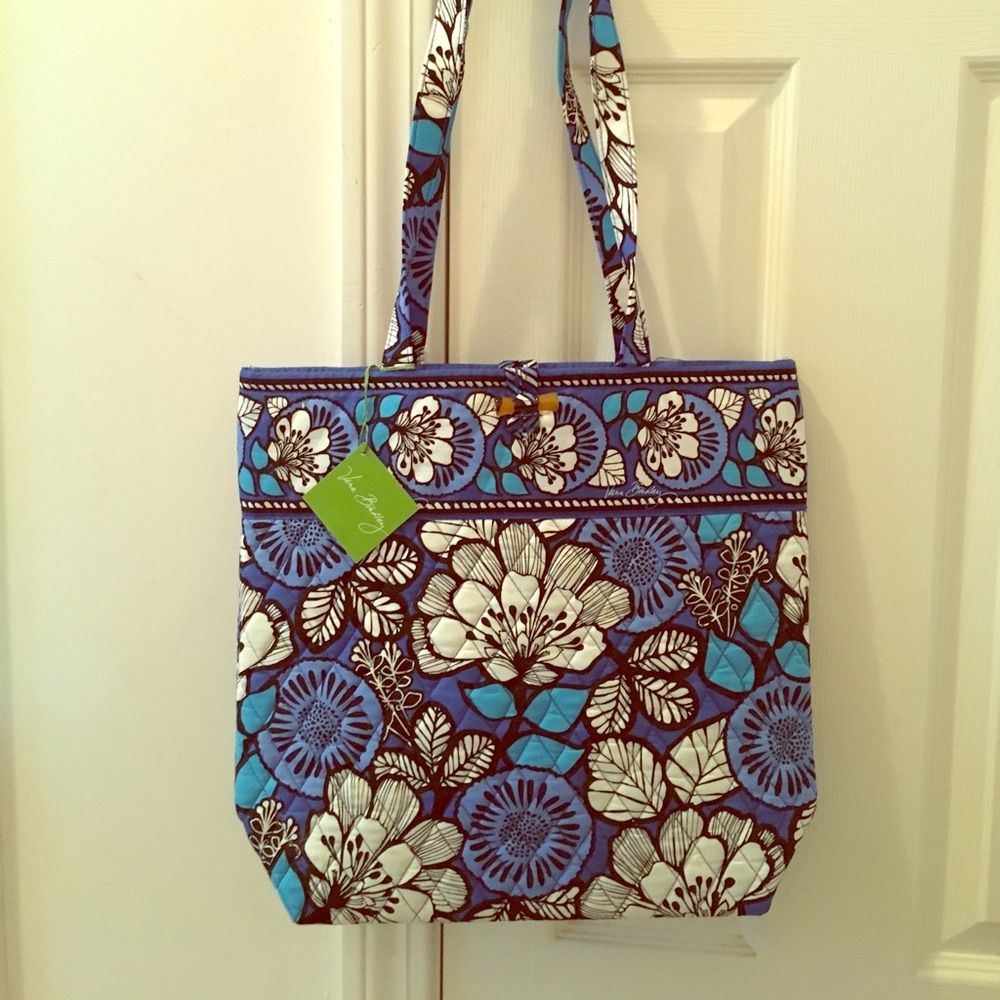 NEW WITH TAGS Vera Bradley Tote in Blue Bayou