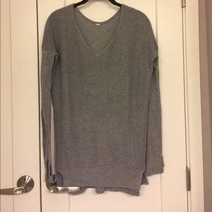 LULULEMON Grey knit sweater