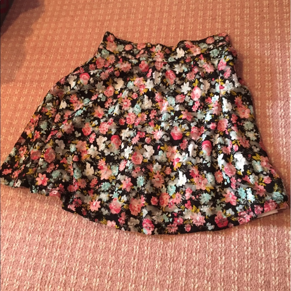 Floral lace skirt