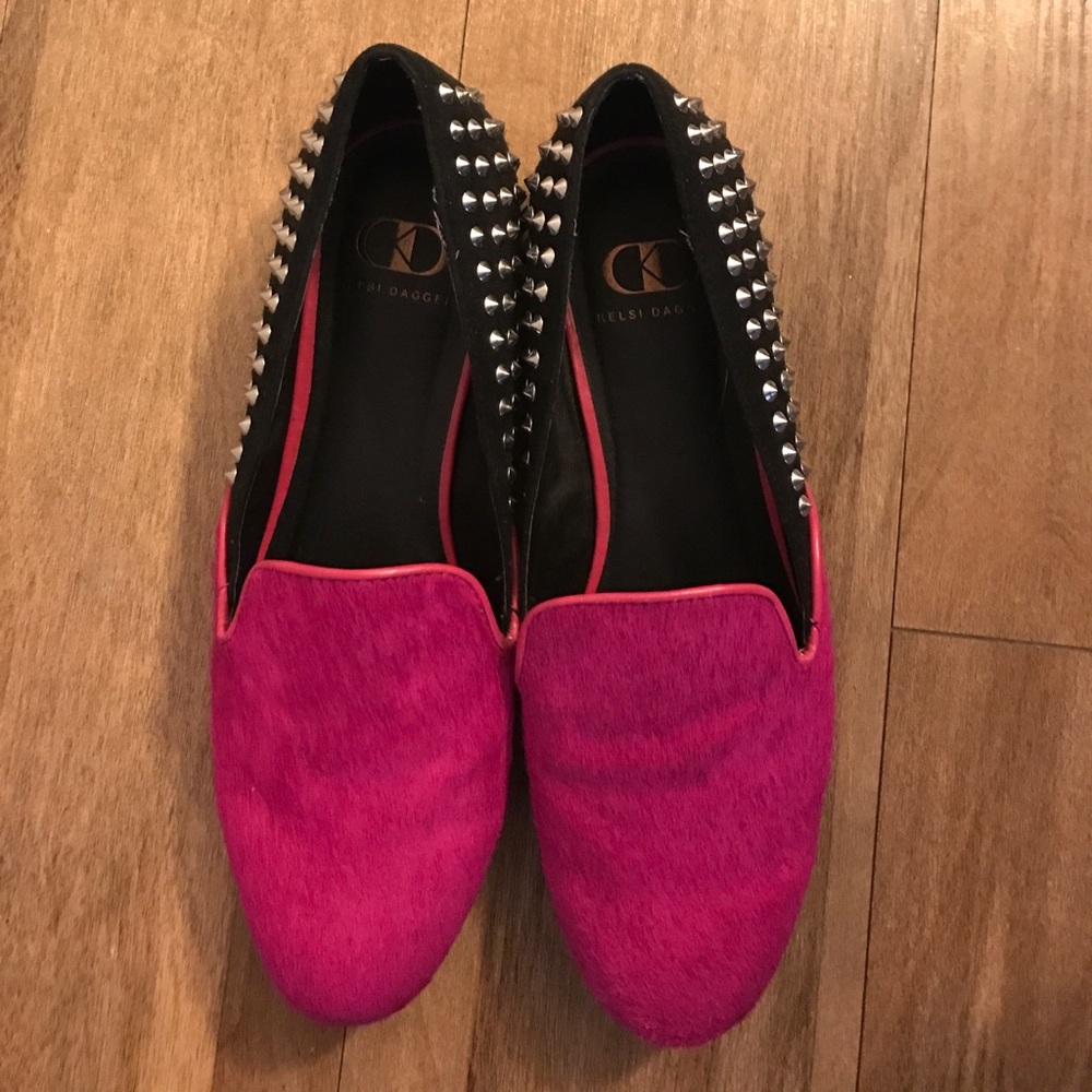 Kelsi Dagger pink studded flat