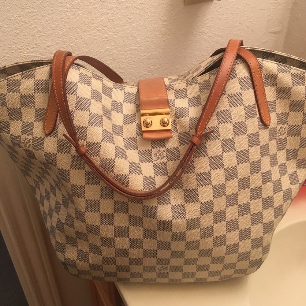 Authentic Louis Vuitton purse