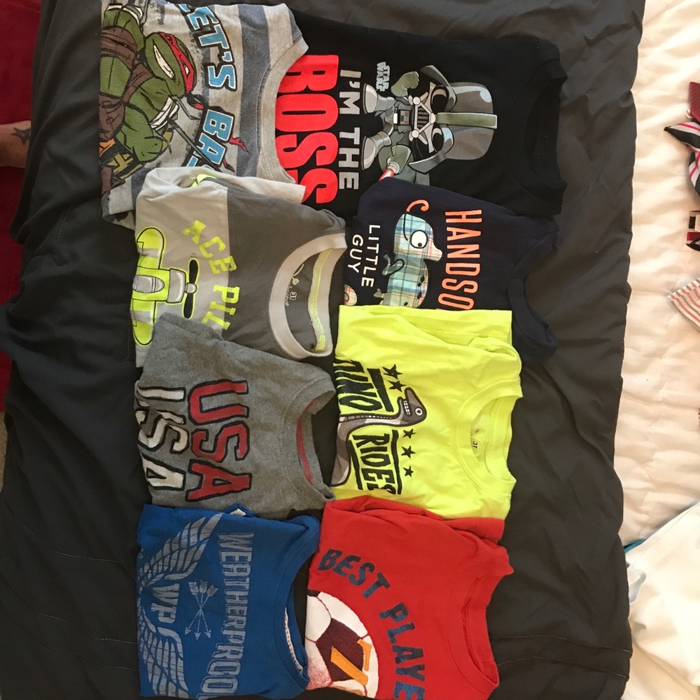 ***SOLD****Lot of 8 boys 3T short sleeve t-shirts
