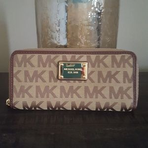Michael Kors wallet
