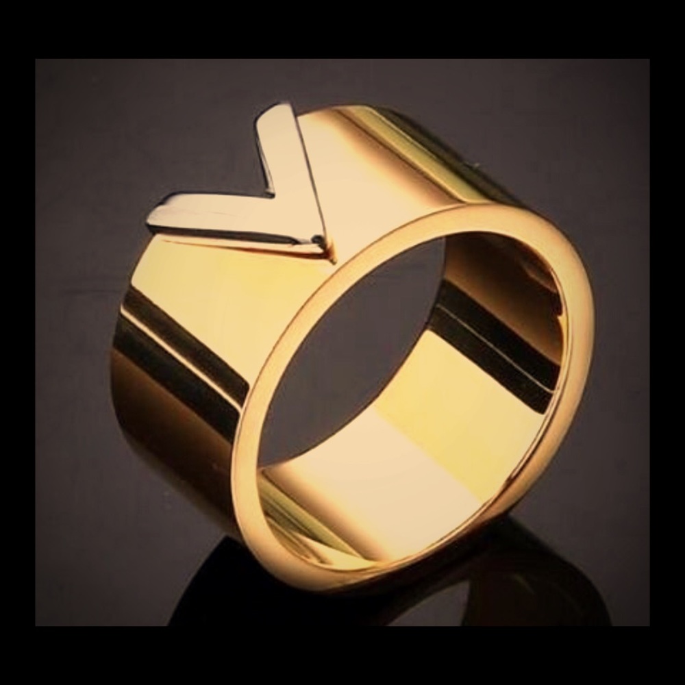 Statement Ring NWT