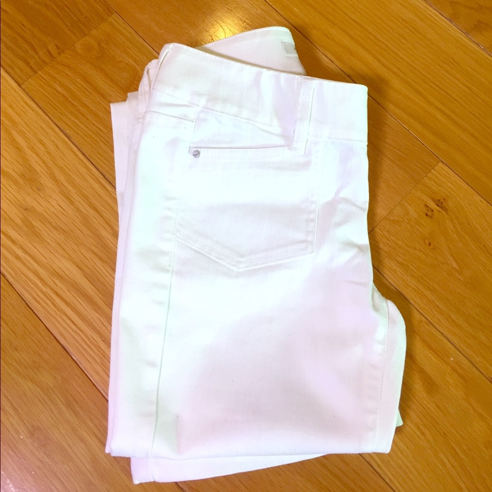 Women's WhiteHouse/black Market white jeans