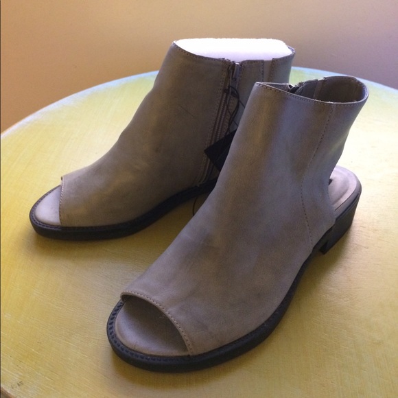 Forever 21 Booties - Picture 2 of 2