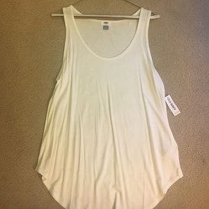 White scoop neck tank