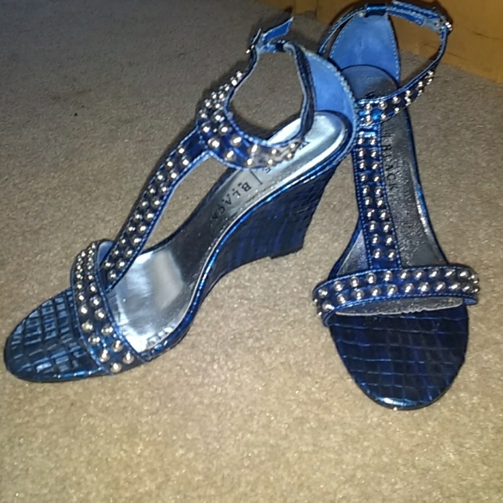 White House Black Market Blue heels
