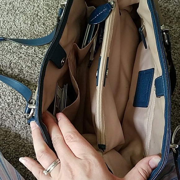 Authentic Coach bag - Picture 3 of 4