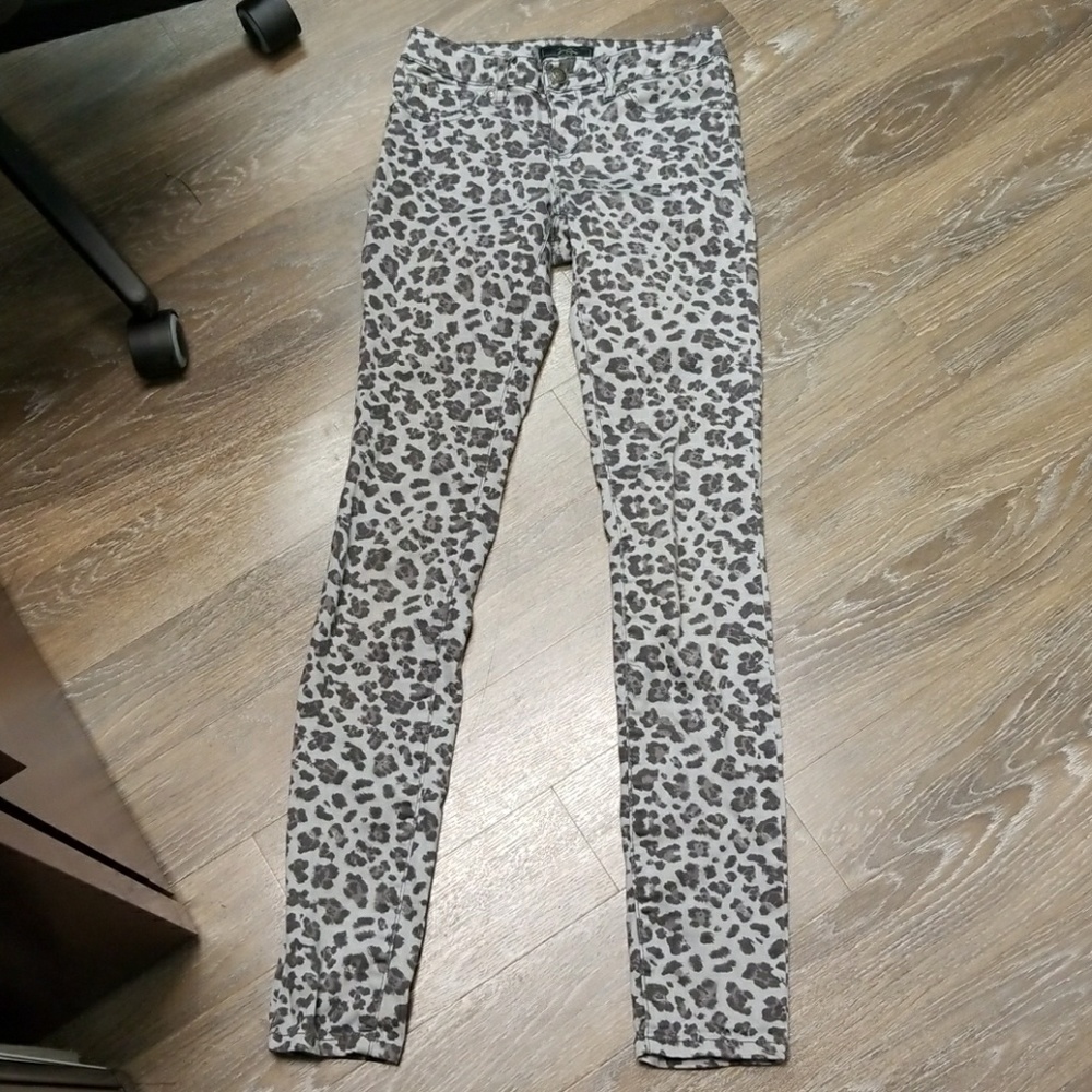 Jessica Simpson jeggings.