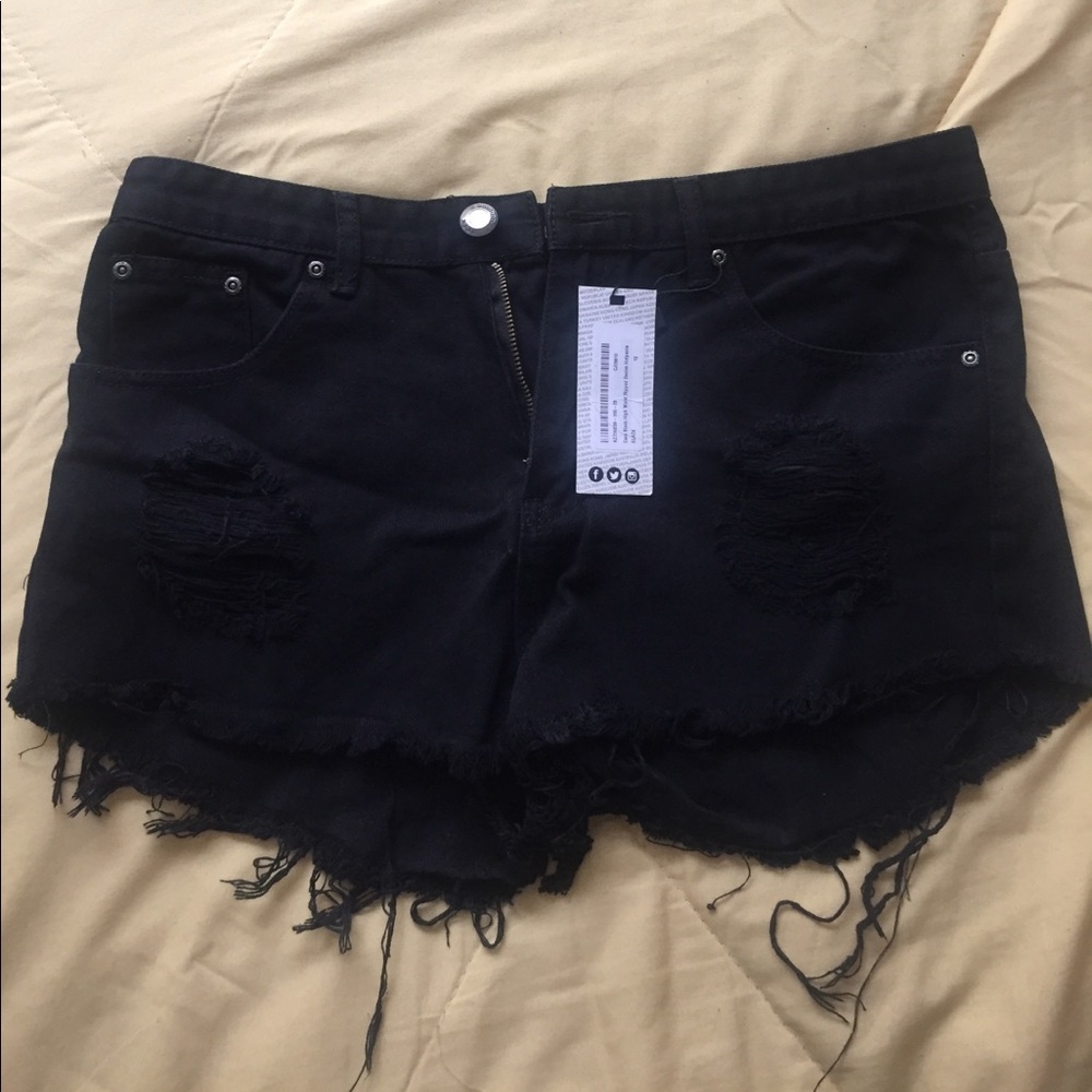 BRAND NEW High Waist Rripped Hot Pants