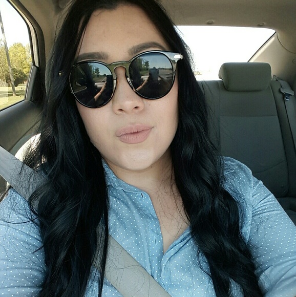 Meet your Posher, Missty - Picture 1 of 1