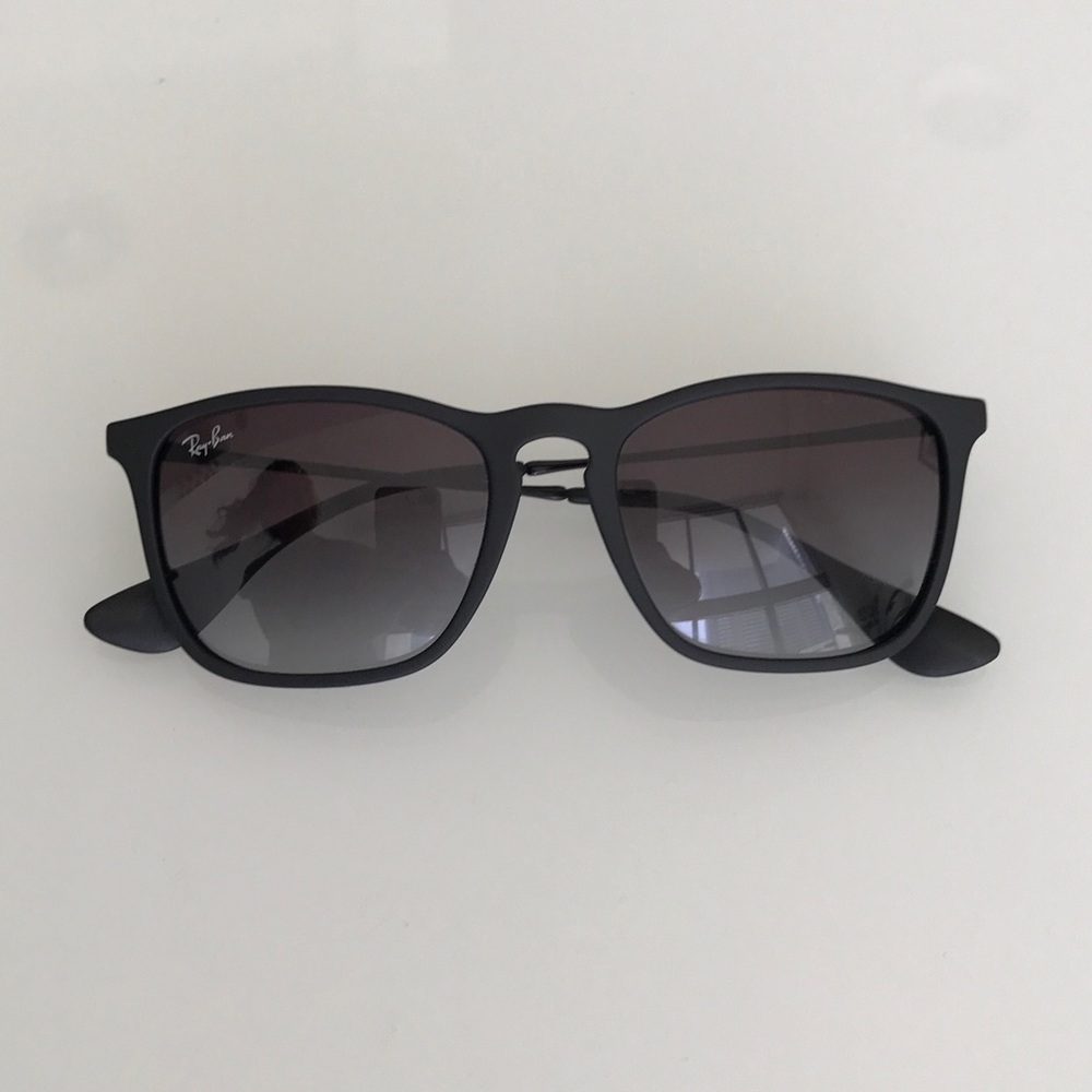 Ray-Ban Sunglasses in "Chris" style