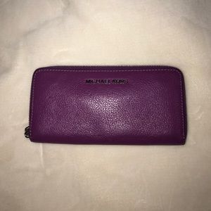 Michael Kors wallet (purple)