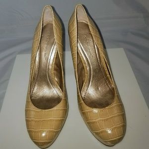 BCBG, Beige croc print platform, block heel pump