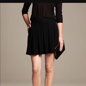 Banana Republic Pleated miniskirt
