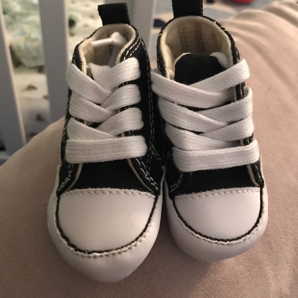 Baby converse, size 1, NWOT