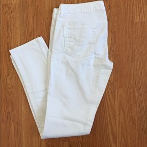 American Eagle white jeans