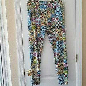 Lularoe NWOT Tall and Curvy Leggings