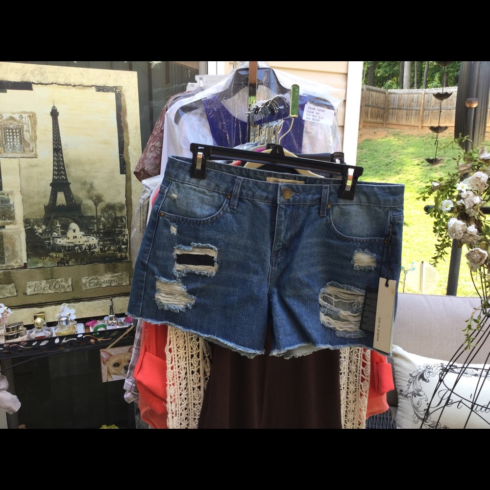 💖Distressed Denim Cut-Offs💖