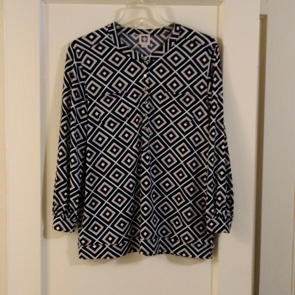 Patterned blouse.
