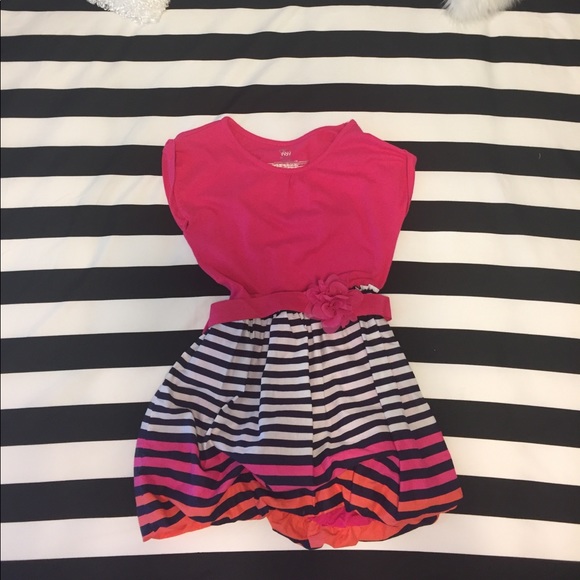 Puffy Dress in excellent condition. - Picture 1 of 2