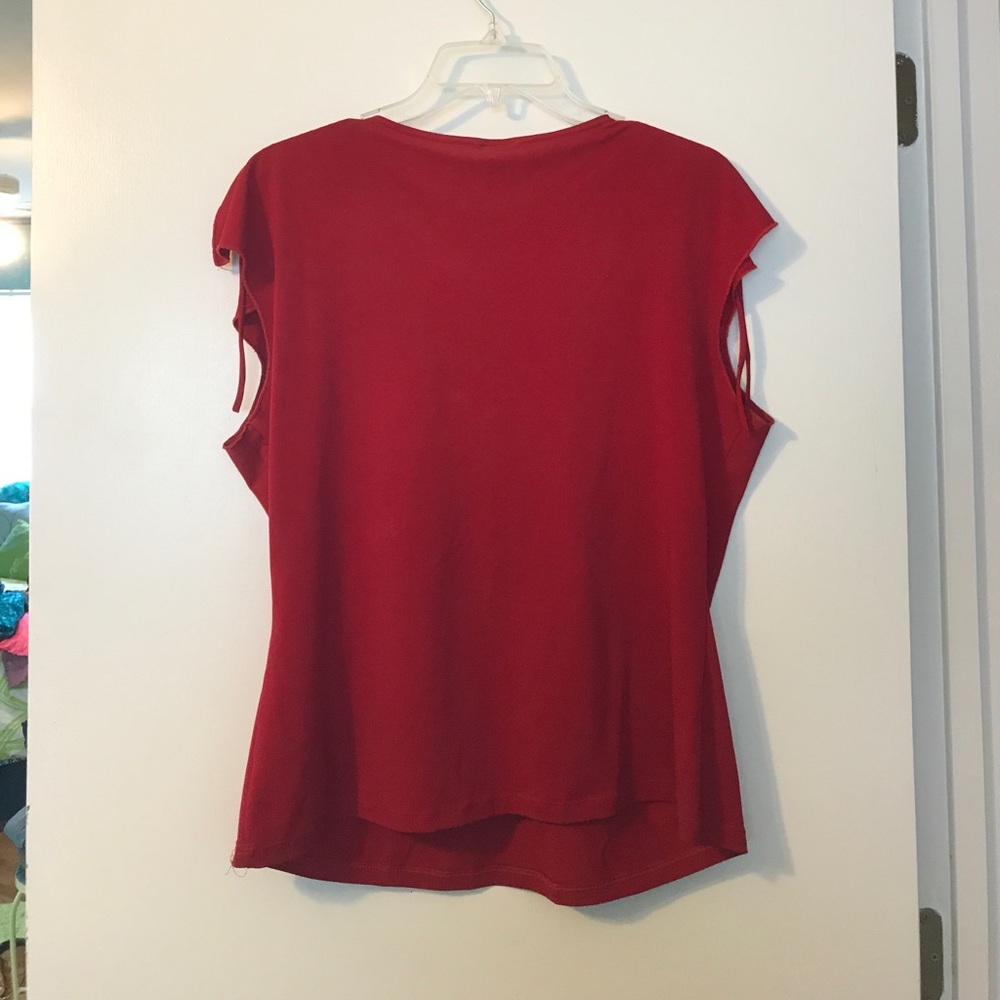 Red blouse - Picture 4 of 5