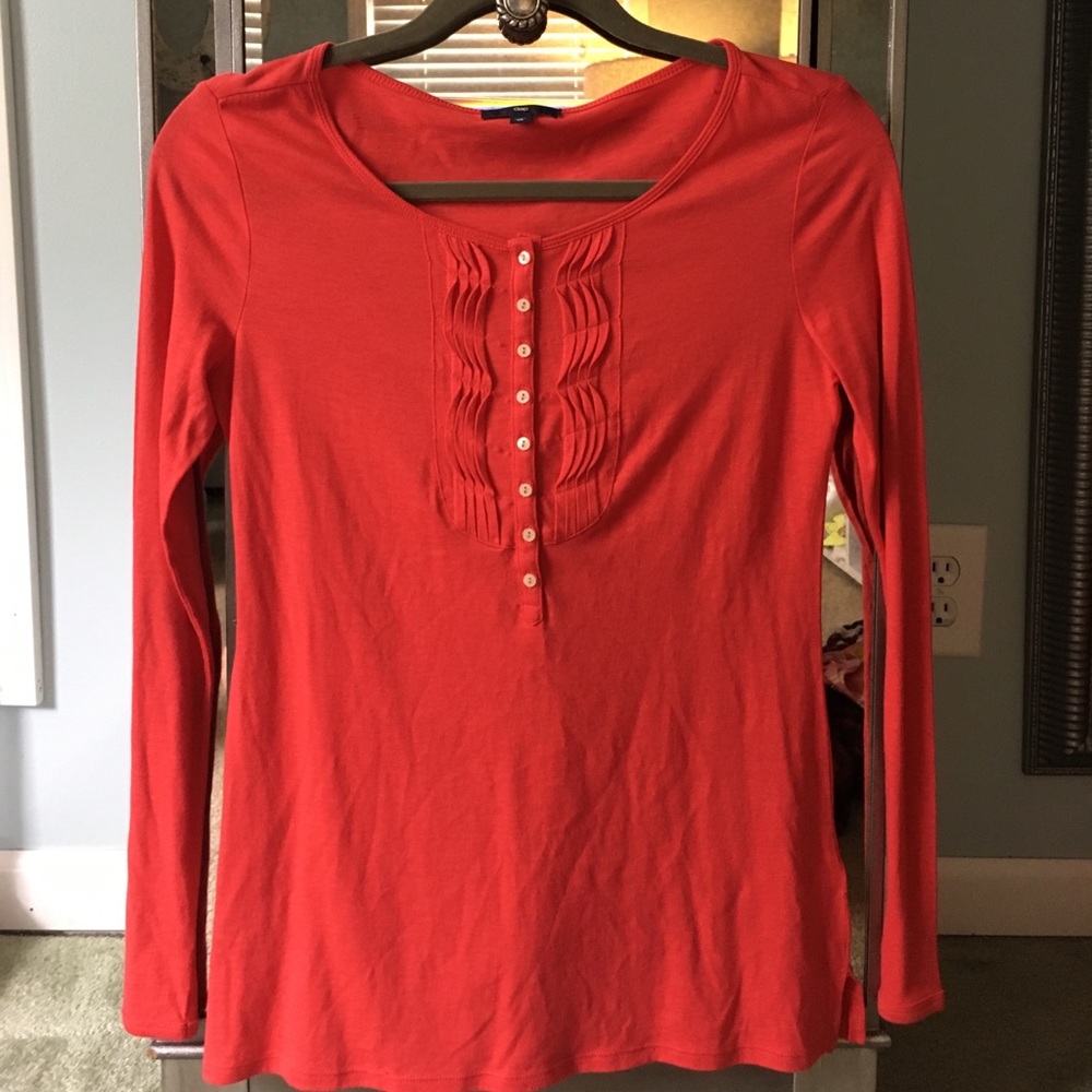 GAP long sleeve