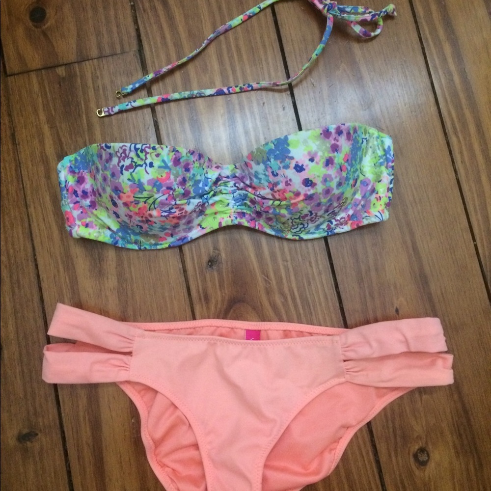 Like new VS bikini set (32b and XS)