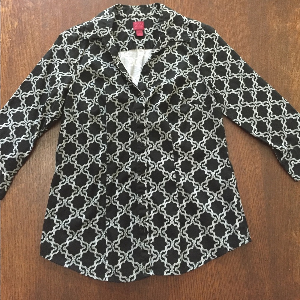 Patterned button up top